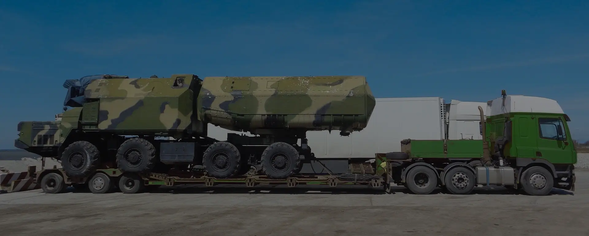 Доставка техники и ракет в поселке Весёлый (Южный округ - Ростовская область) специальным воинским автотранспортом по договору